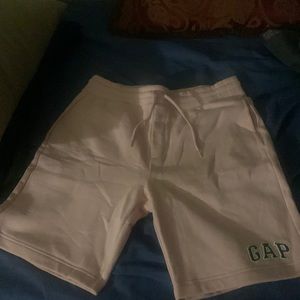 Gap shorts yellow & pink